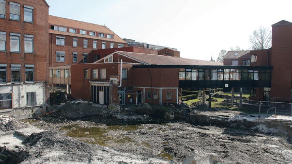 Das alte Küchengebäude an der Westseite des Borromäus Hospitals Leer wurde vollständig abgerissen.  © Fotos: Borromäus Hospital