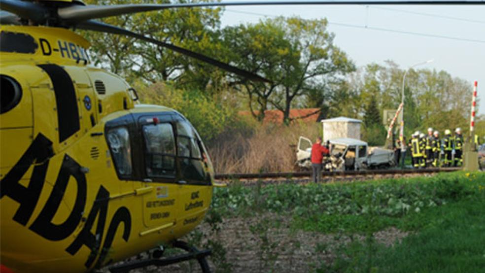 Der Rettungshubschrauber »Christoph 6« aus Bremen landete zwar noch in Filsum, wurde jedoch nicht mehr eingesetzt. © Foto: Wolters