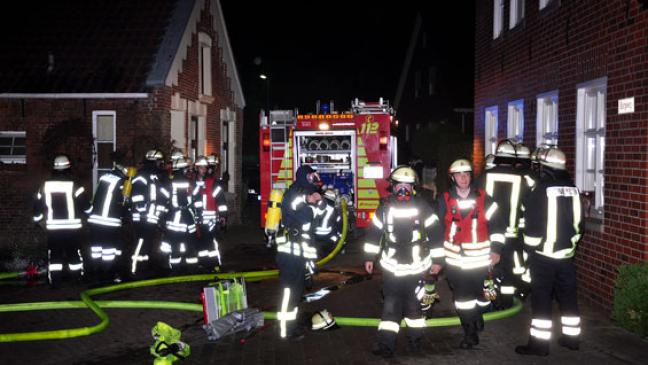 Feuerwehr löscht Küchenbrand in Leer