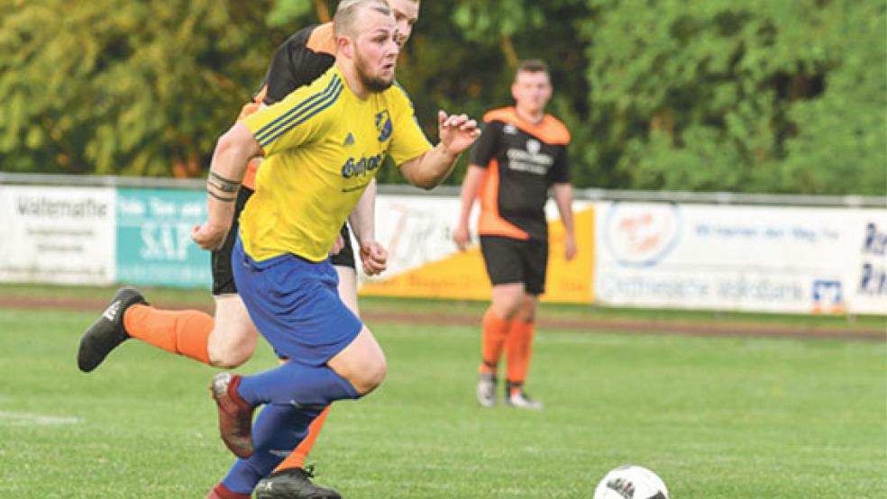 Sascha Elzen (vorne) und seine Weeneraner Teamkameraden machten es dem SV schwer. © Foto: Bruins