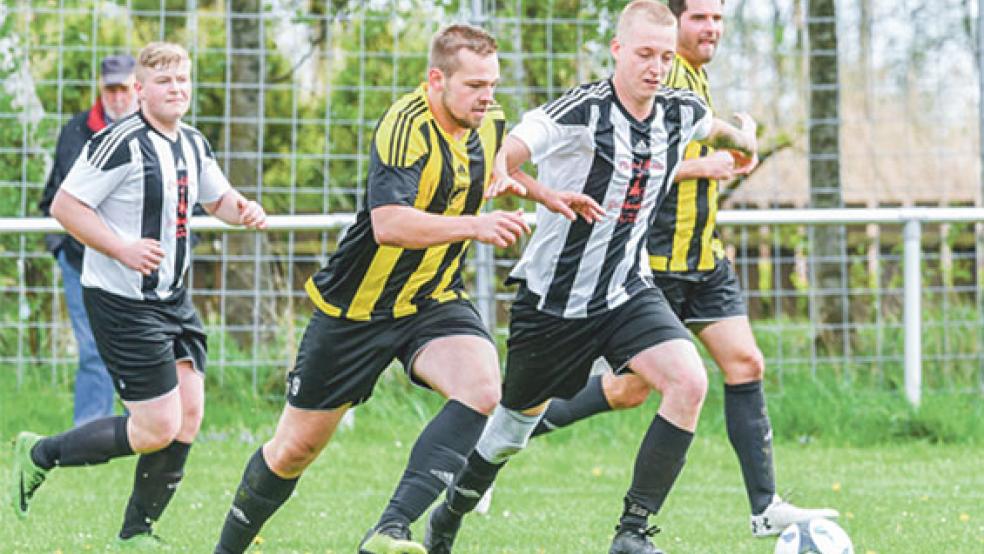 Die SG um Tammo Sinning (rechts) zeigte insgesamt eine bessere Leistung als noch gegen Detern. Zu einem Sieg reichte es trotzdem nicht. © Foto: Bruins