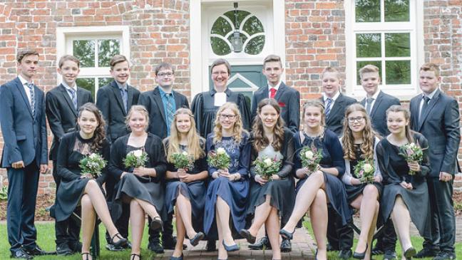 16 Jugendliche in Stapelmoor konfirmiert