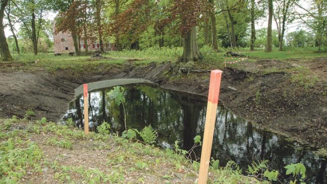 »Slingertuin«: Teich gereinigt - Wegebau verzögert sich
