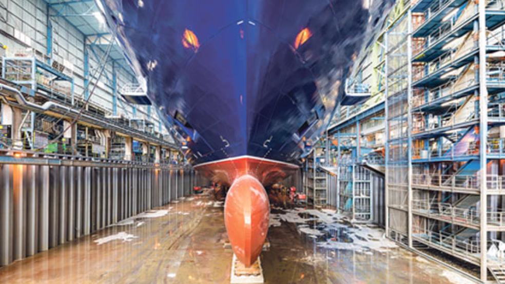 Die »Spirit of Discovery« soll am frühen Sonntagmorgen ab 2.30 Uhr das Baudock verlassen. © Foto: Meyer Werft