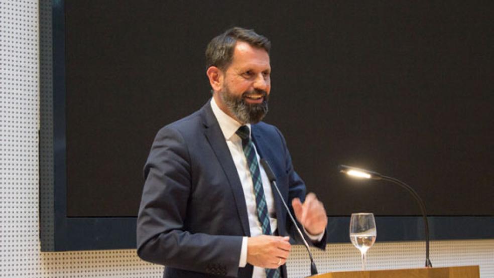 Die wichtigste Voraussetzung für ein Gelingen der Energiewende sieht Umweltminister Olaf Lies in einem umsichtigen politischen Handeln: »Wenn Klimaschutz als Chance scheitert, dann daran, dass wir zu lange brauchen, die politischen und rechtlichen Rahmenbedingungen bereitzustellen«. © Foto: IHK