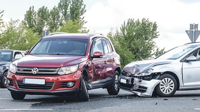 Vorfahrt genommen: Autofahrer bei Unfall verletzt