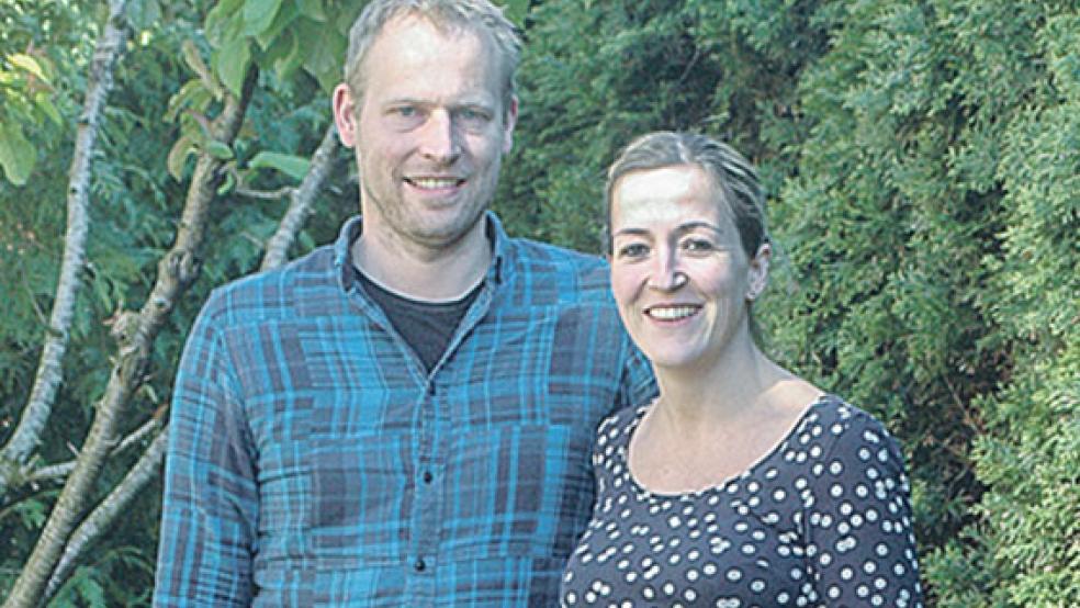 Der Niederländer Sander Dijkema und die Rheiderländerin Milena Kanthak wohnen mit ihrer Tochter Lenya in Bunde. Die Geburt des zweiten Kindes steht unmittelbar bevor. © Foto: Szyska