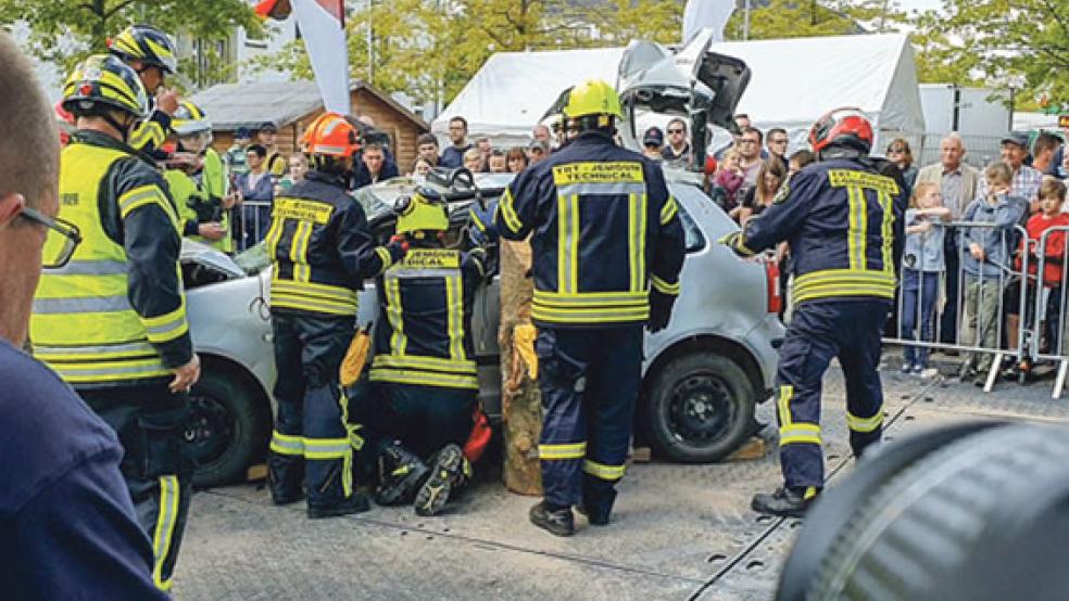 Das Team aus Jemgum musste sich in zwei unterschiedlichen Szenarien beweisen.  © Foto: Feuerwehr Jemgum