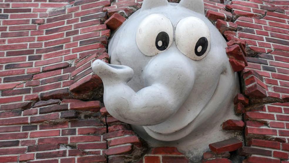 Beim »Otto-Huus« am Emder Ratsdelft soll bald eine hüpfende Otto-Figur die Grünphase der Ampel anzeigen. © Foto: Jaspersen dpa