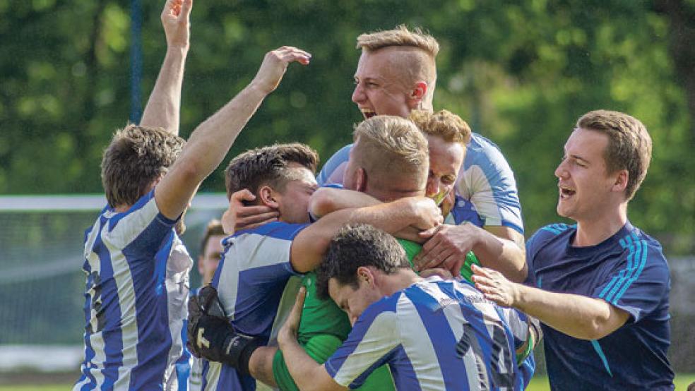 Grenzenlos war die Freude der Sportfreunde nach dem lang ersehnten Sieg. Sie treten damit erstmals seit 2013 wieder in der ersten Kreisklasse an. © Fotos: Ostendorp