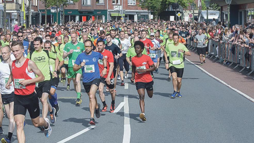 Der Lauf über 5000 Meter war wie immer der Teilnehmermagnet. Für ihn gab es 1976 Anmeldungen.  © Fotos: Gleich (2)/privat (1)