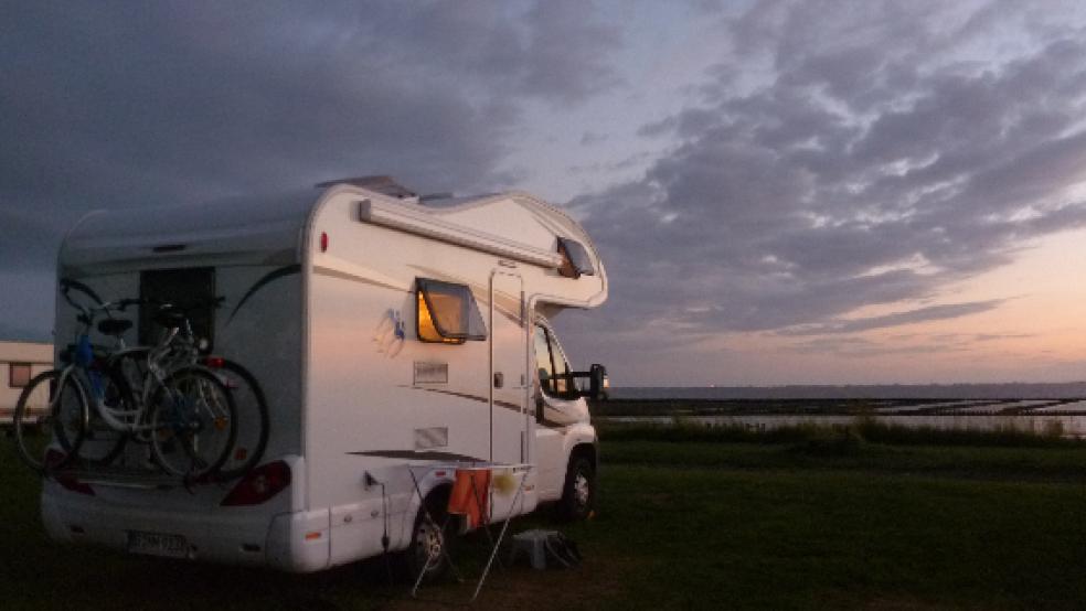 Mit seinem Wohnmobil (hier ein Beispielbild) ist ein 51-Jähriger am Wochenende betrunken in Leer und bei Ditzum unterwegs gewesen. Einen Führerschein hatte er wegen eines ähnlichen Deliktes da schon lange nicht mehr. © pixabay