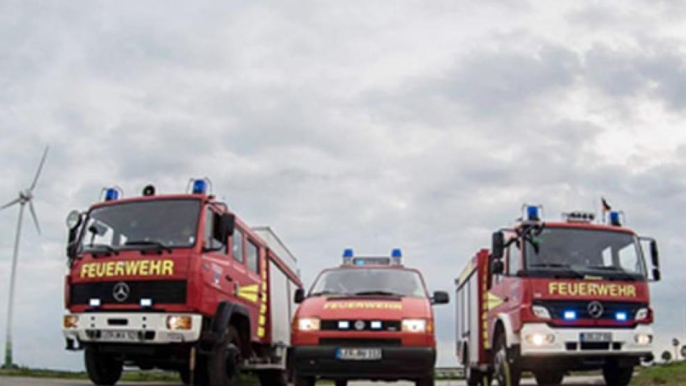 Schnell zur Stelle war die Feuerwehr Bunde beim Brand eines Gartenhauses. Doch das Gebäude war nicht mehr zu retten.  © Foto: RZ-Archiv