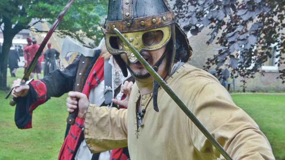 Die Ritterspiele kamen bei den Besuchern des Bingumer Gemeindefestes gut an. © Fotos: Ammermann