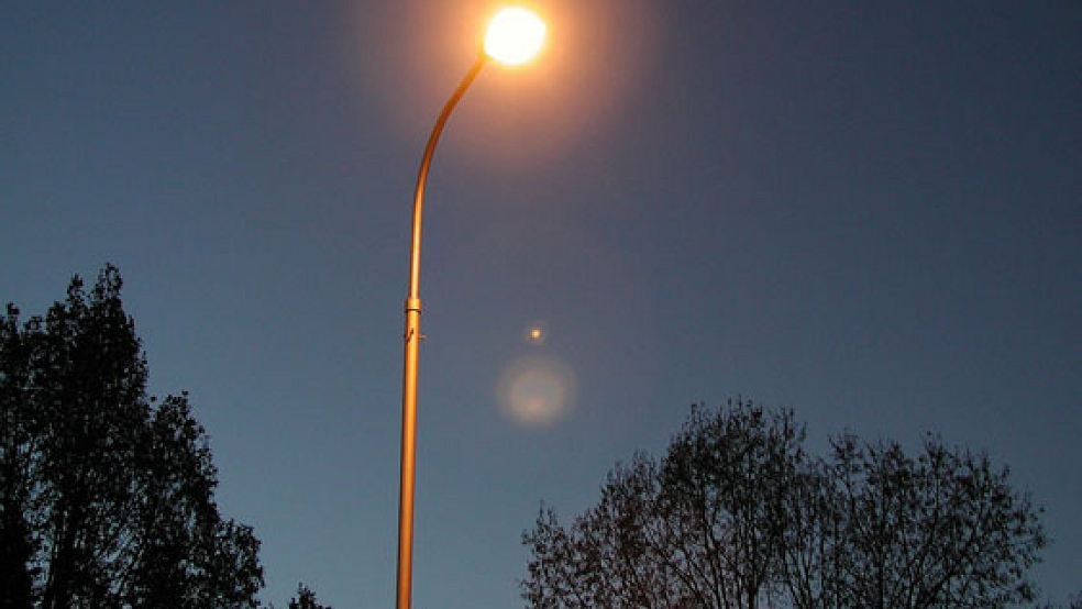 Die Straßenbeleuchtung in vier Dörfern der Gemeinde Jemgum soll verbessert werden. © Symbolfoto: Pixabay