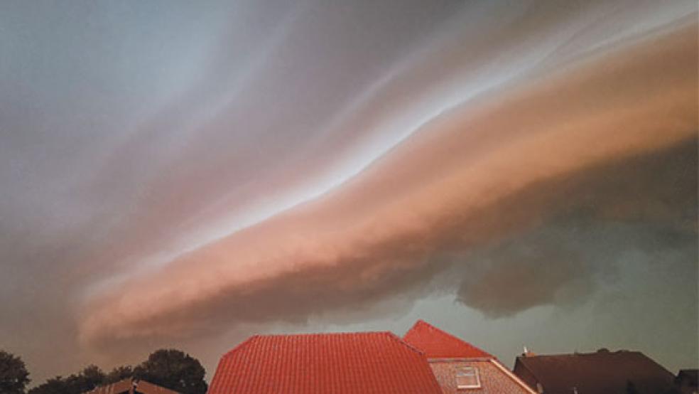Wie gemalt: Die Gewitterfront mit gigantischen Wolken über Boen, festgehalten von RZ-Leser Jens Rose. © Foto: Jens Rose