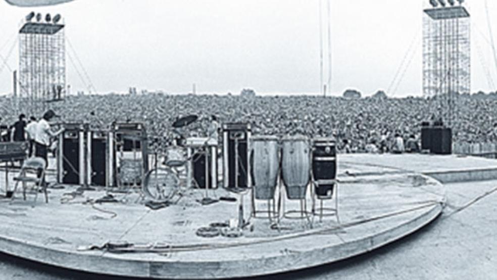 Zum 50. Jahrestag des legendären Woodstock-Festivals findet in verschiedenen Städten Europas die Ausstellung »Woodstock Vision« des amerikanischen Fotografen Elliott Landy statt. Am Samstag, 29. Juni, wird die Ausstellung in Papenburg geöffnet. © Foto: Elliott Landy mit Genehmigung der Octopus Entertainment GmbH 