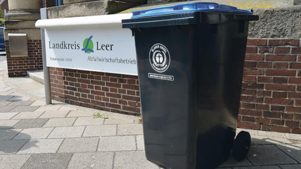 Die Auslieferung der »Blauen Tonnen« im Testgebiet hat nach Auffassung des Abfallwirtschaftsbetriebs »gut geklappt«. © Foto: Landkreis Leer