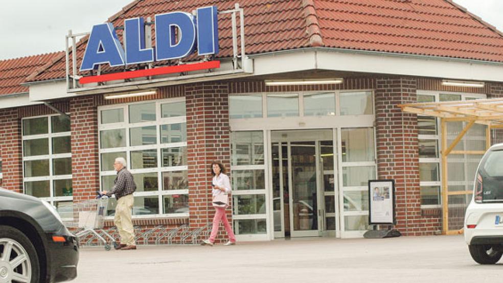 Den ehemaligen »Markant«-Markt an der Straße »Am Katjedeep« nutzt der Discounter »Aldi« seit dem 7. März als Übergangsquartier. Am 22. Juli ist damit Schluss. © Foto: Szyska