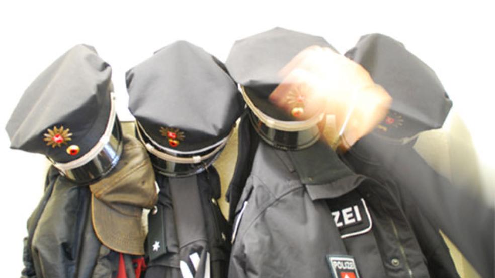 Die Polizei in Aurich hatte am Wochenende viel zu tun, um Streithähne zu trennen. In einem Fall stach ein Mann seinem Kontrahenten ein Messer in den Bauch. © Foto: RZ-Archiv