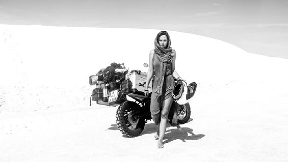 Ganz alleine fuhr Lea Rieck mit ihrem Motorrad 90.000 Kilometer um die Welt.  © Foto: privat