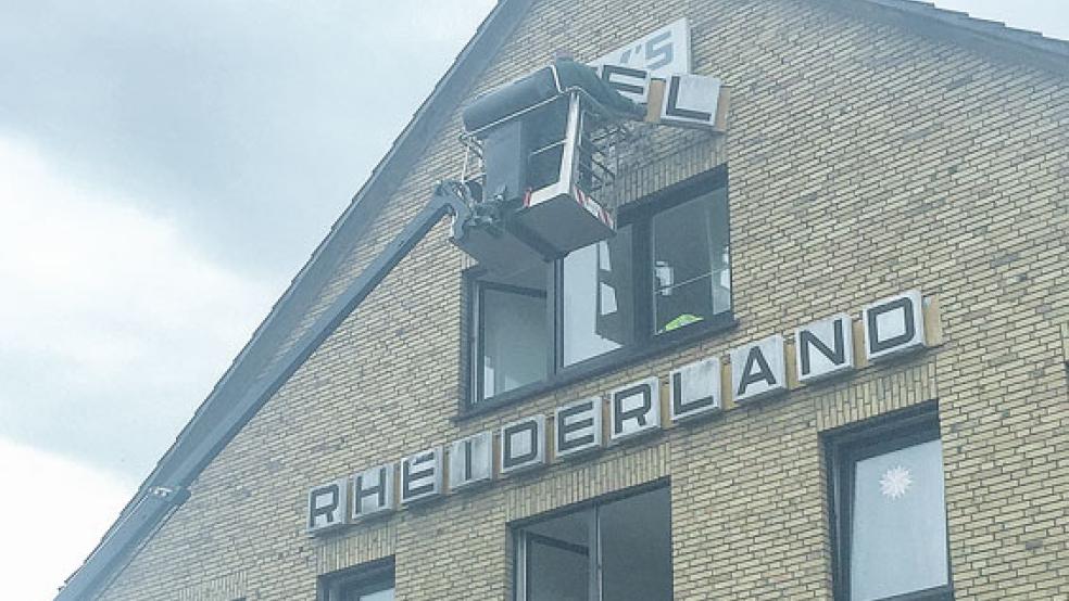 Die Hotel-Reklame an dem Haus an der Kommerzienrat-Hesse-Straße ist endgültig verschwunden. © Foto: Hanken