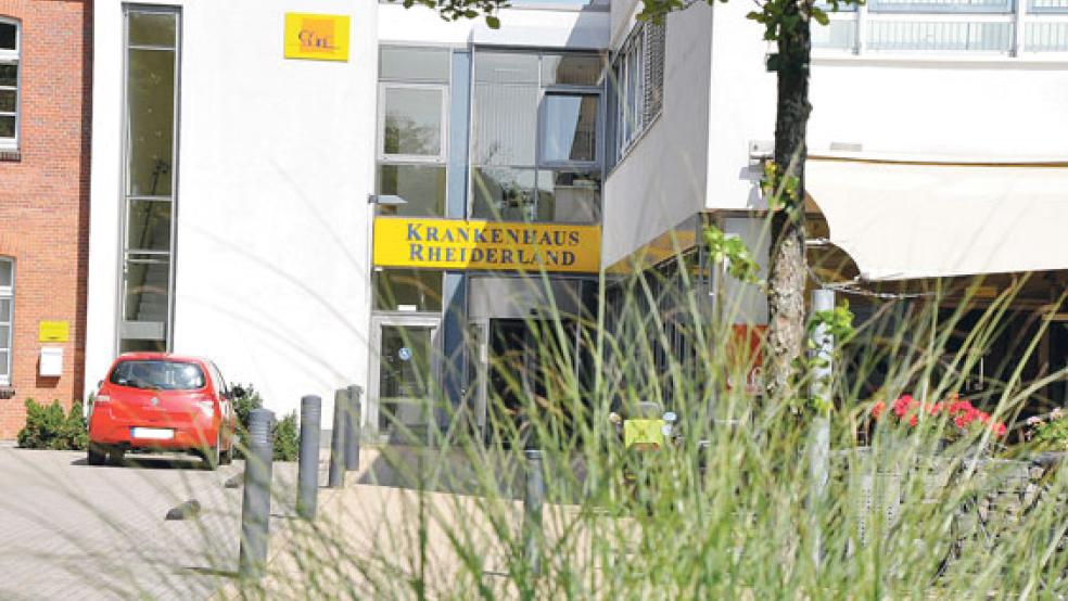 Im Krankenhaus Rheiderland in Weener sind insgesamt 100 Mitarbeiter für die Patienten im Einsatz.  © Foto: Boelmann