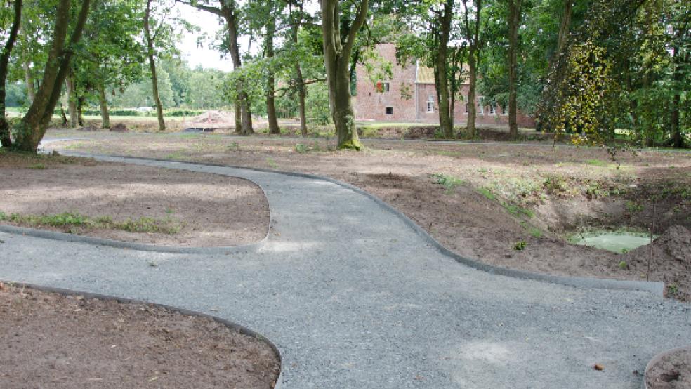 Das Wegenetz des Slingertuins reicht jetzt bis zum Steinhaus heran. © Hanken