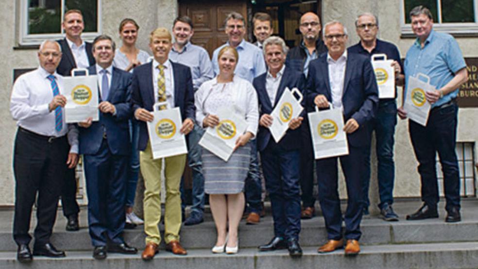 Mit der Aktion »Heimat shoppen« wollen die Industrie- und Handelskammer für Ostfriesland und Papenburg (IHK), der Einzelhandelsverband und neun Handels- und Gewerbevereine in Ostfriesland dem Handel, der Gastronomie und den Dienstleistern vor Ort den Rücken stärken. © Foto: IHK