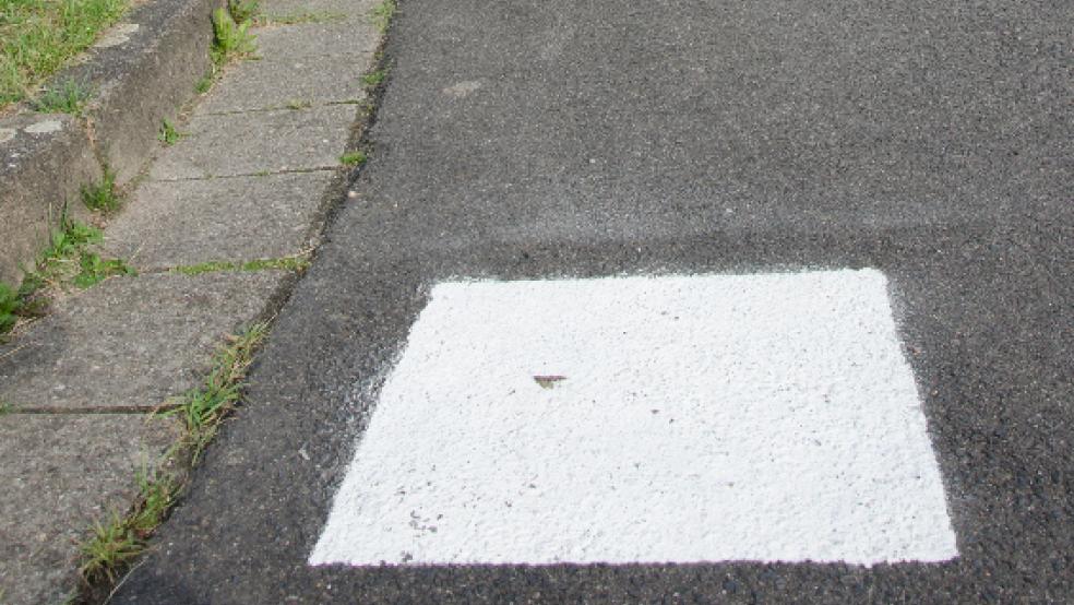 Hier eines der seltsamen weißen Quadrate. © Foto: Hanken