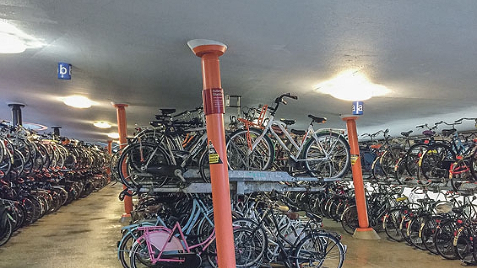 In dem unterirdischen »Parkhaus« für Fahrräder vor dem Groninger Bahnhof kommt es trotz Aufsicht ebenfalls zu Diebstählen. © Foto: Kuper