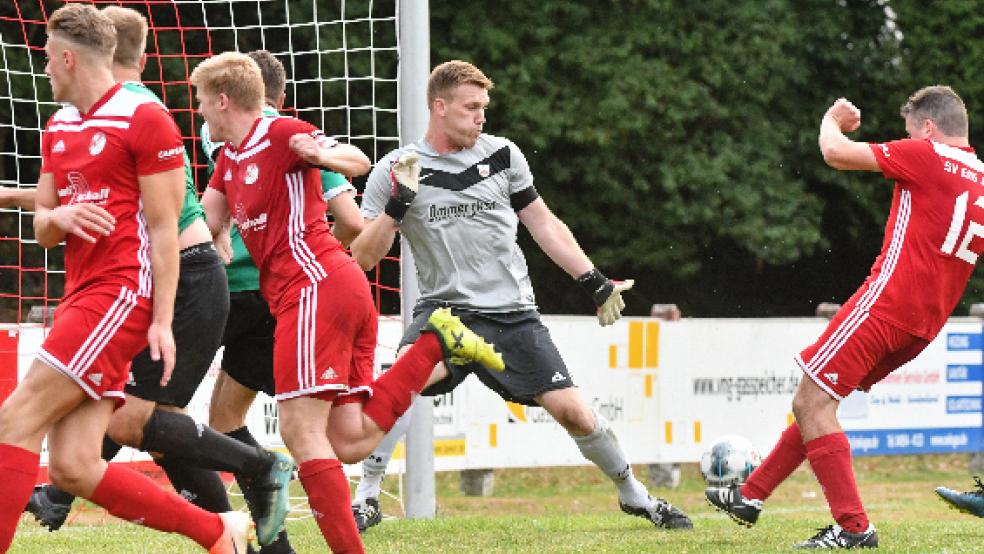 Beim Derby zwischen dem SV Ems Jemgum und dem BSV bingum zeigte sich BSV-Schlussmann Timo Bosma als beinahe unbezwingbar. © Bruins