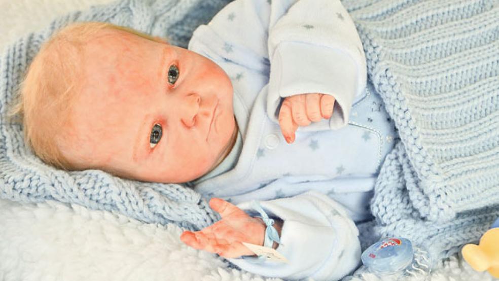 Die lebensechten »Reborn Babys« von Barbara Wolf zogen die Blicke der Besucher an. © Foto: Ammermann