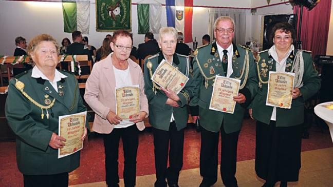 Schützenverein Weener ehrt verdiente Mitglieder