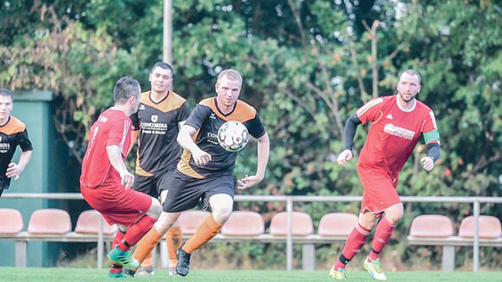 Im Duell gegen Ihrhove II waren die Spieler des SV Wymeer-Boen fokussiert. © Archivfoto: Bruins
