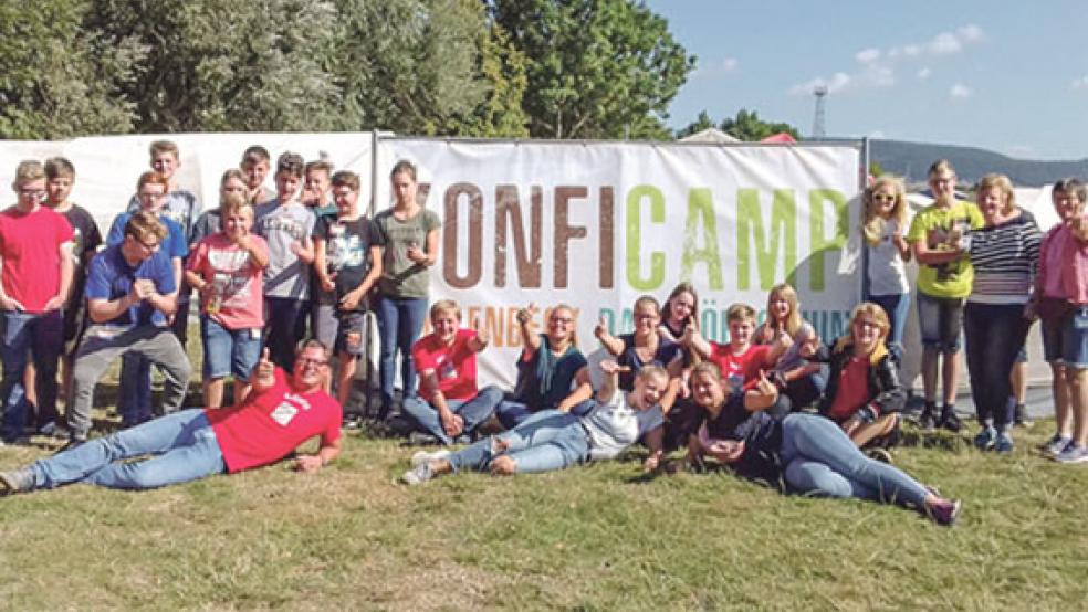 Die Rheiderländer Teilnehmer des Konfirmanden-Camps verbrachten in Möllenbeck eine schöne gemeinsame Zeit mit viel Tanz und Musik. © Foto: privat