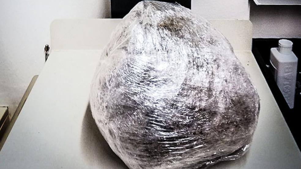 Dieses Drogenpaket stellte der Zoll jetzt sicher, es ist von der Menge her der größte Fund an Marihuana seit Jahren. © Foto: Zoll
