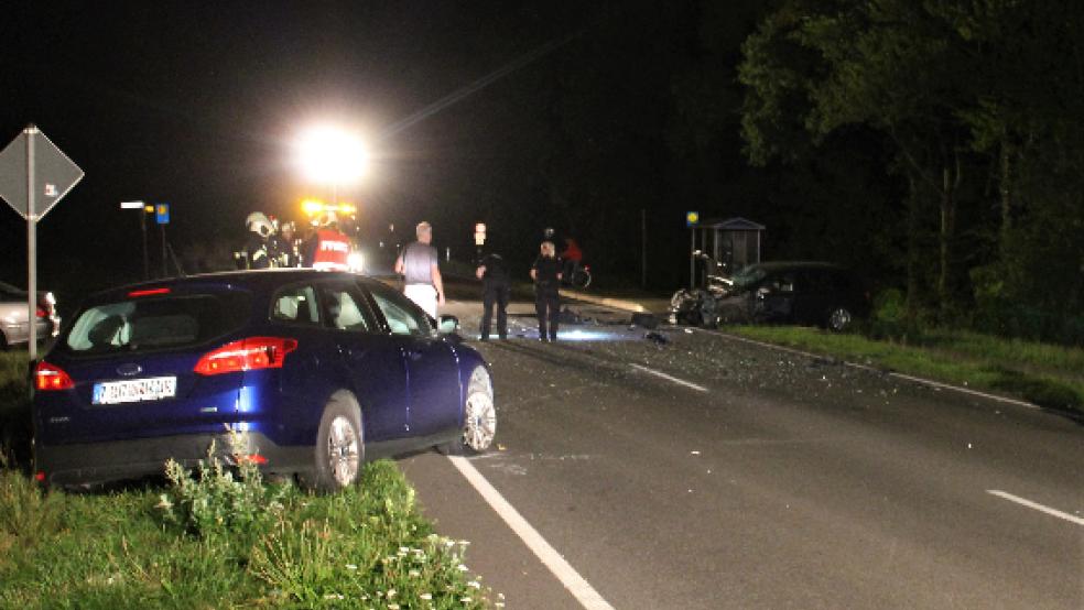 Bei einem Frontalzusammenstoß auf der B 72 in Schirum gab es vier Verletzte. © Feuerwehr