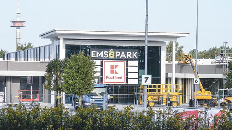 Neugestaltet wird das Einkaufszentrum »Ems-Park« in Nüttermoor am 12. September wiedereröffnet. © Foto: Szyska