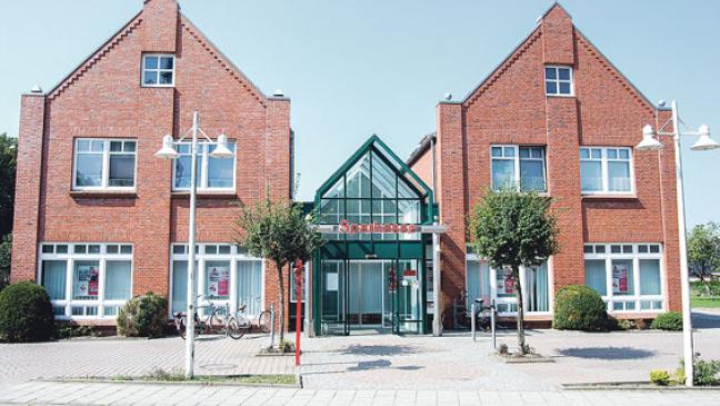 Sparkasse zieht Personal ab