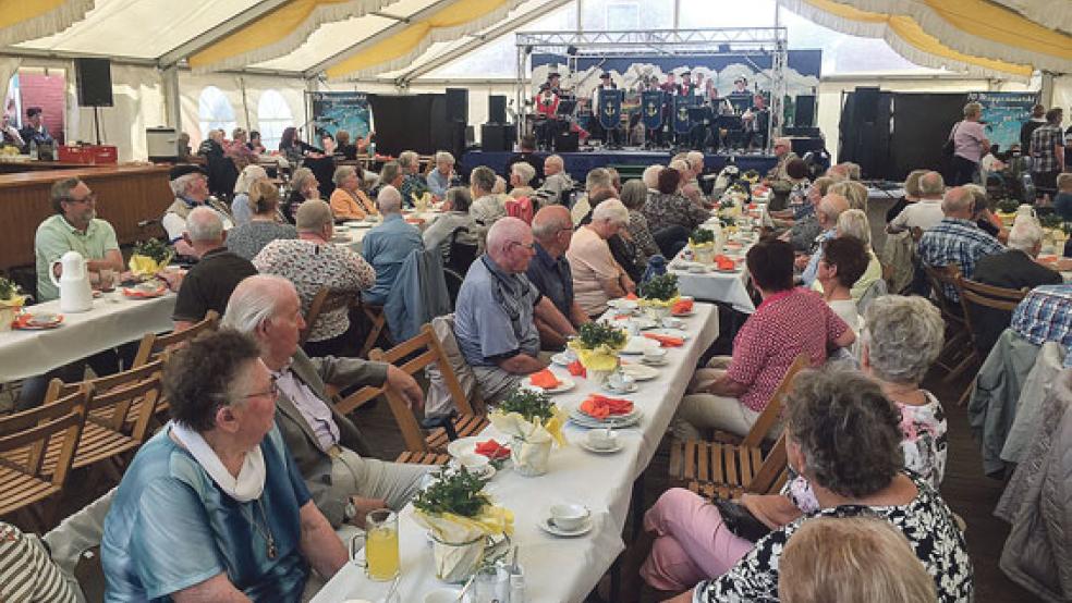 Die Teilnahme am Seniorennachmittag im Müggenmarkt-Festzelt kostet vier Euro, während für die abendliche Party kein Eintrittsgeld verlangt wird. © Archivfoto: Kuper