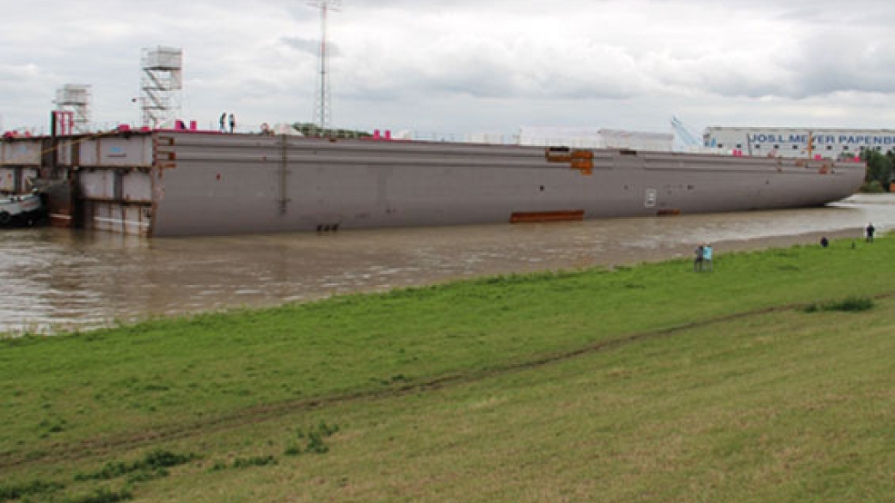 Das Schwimmteil für die »Odyssey of the Seas« ist 140 Meter lang und 42 Meter breit. Das neue Kreuzfahrtschiff will die Papenburger Meyer Werft im Herbst 2020 abliefern. © Foto: Gonzalez-Tepper