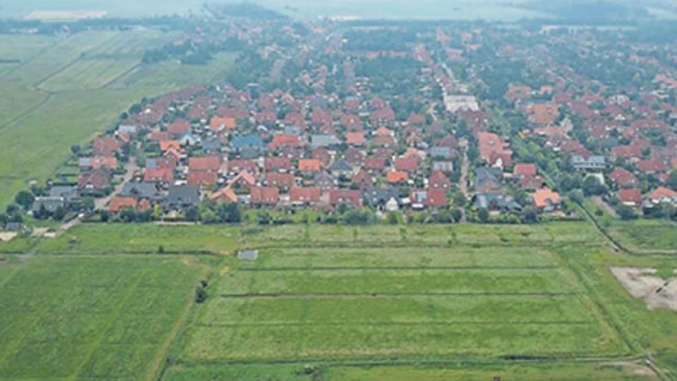 Als Baugebiet umstritten: das Gelände zwischen Friesenhügel und der Siedlung Hoher Weg in Emden.  © Foto: Bergmann