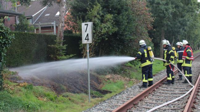 Böschungsbrand am Bahndamm