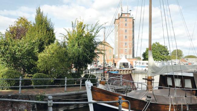 Hafen, Ems und Altstadt als Einheit