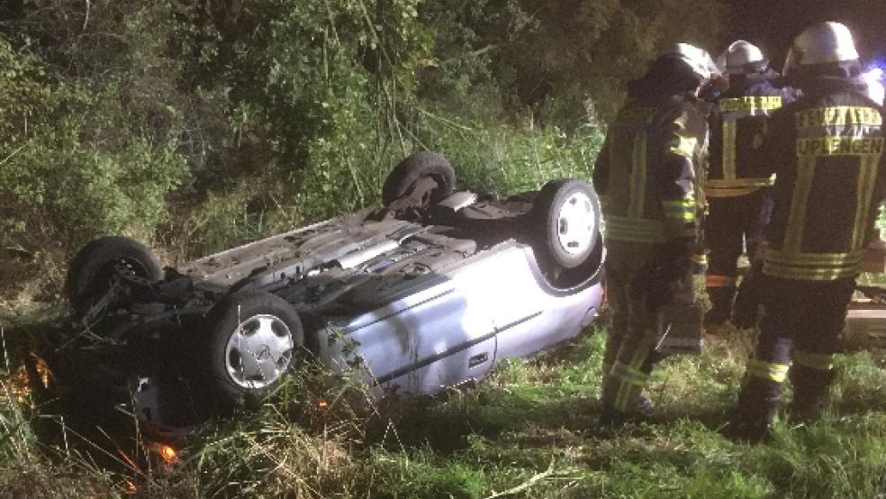 Aus diesem Autowrack befreite die Feuerwehr eine verletzte 18-Jährige, die Glück im Unglück hatte und nur leichte Blessuren davon trug. © Feuerwehr