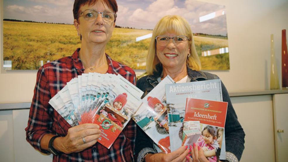 Heidi Ewaldt (links) und Linda Glowczewski, beide aus Weener, hoffen wieder auf zahlreiche Spenden für notleidende Kinder in Osteuropa. © Foto: Szyska