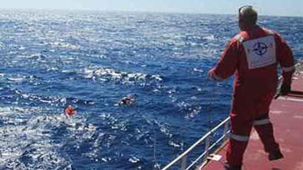 Die Besatzung des Leeraner Frachters »Catania« rettete zwei Flüchtlinge aus dem Mittelmeer. © Foto: Fehn Ship Management
