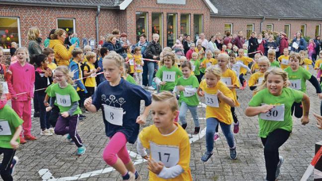 Volkswandertag startet mit 198 Schülern
