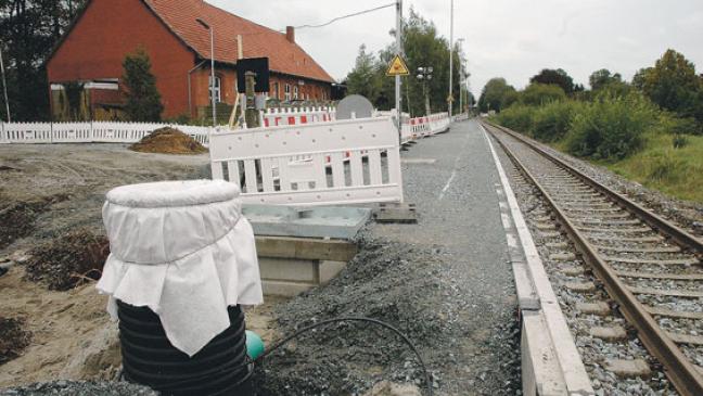 Alter Bahnsteig abgerissen - neuer Bahnsteig im Bau